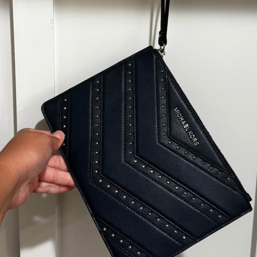 Navy and Silver Michael Kors Wristlet